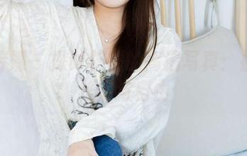 物恋传媒 – 探讨柠檬的高清写真：裤里的丝链与自由