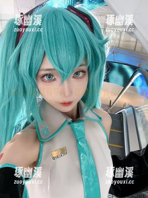 狐玖玖的福利写真，腿部特写竟在隐约中讲述另一个故事？