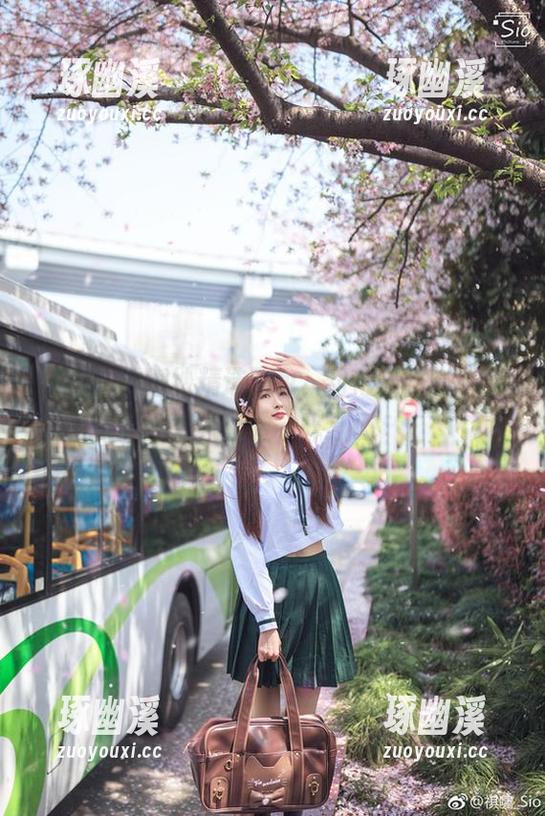 王羽杉的婚纱精选图包，甜得又不腻，看得人脸上一阵红。