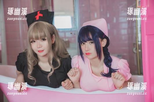 白金Saki的三个女仆，正经写真不太正经