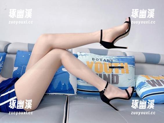 微密圈 - 足底合集：白龙猫女的神奇面孔与温暖的脚