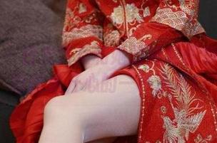 微密圈 – 白龙猫女和她的短裙图集：优雅也能是开心的一种选项！