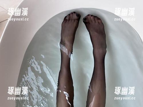 禅院熏 微密圈 - 禅院熏的厨娘,透出点俏皮,文件高清,下载就能续个话题。
