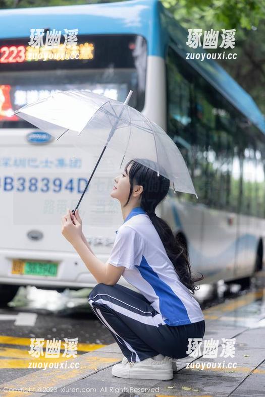 秀人网 - 伊小七MoMo的高跟鞋美图，走路带风，当然少不了我的眼光！