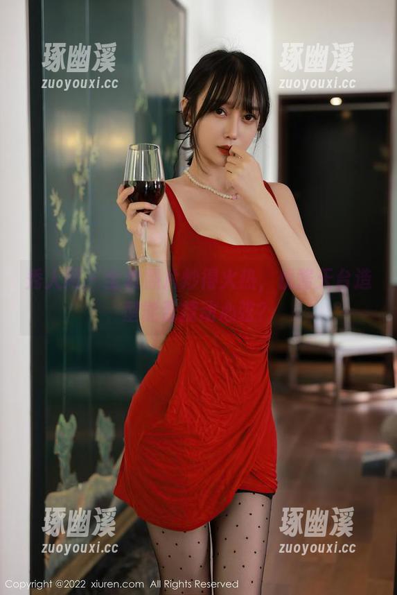 秀人网 - 全套照片炒得火热，优酱天台造型能否撩动心弦？