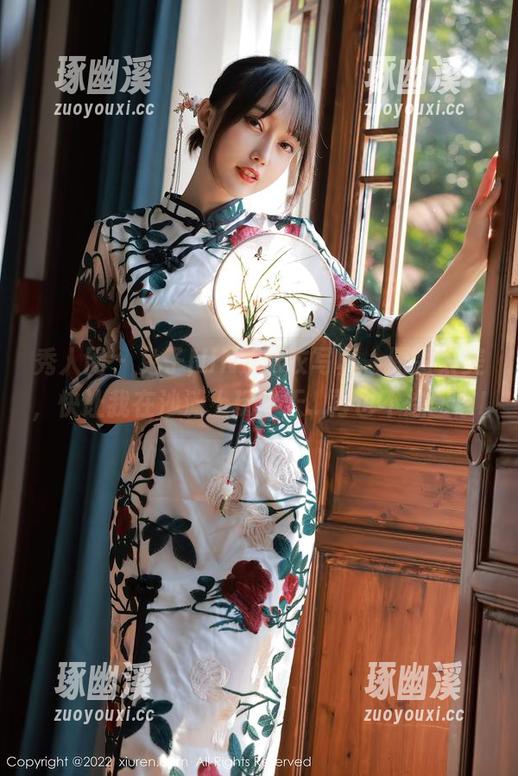 秀人网 - 兔子NINA泳衣写真，原图太美，快让我在沙滩上玩半天...再也不想回家!