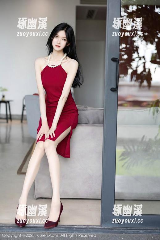 秀人网 - 高清照片里，夏诗诗Sally的职业装真让人心动！我现在也想穿去面试……但我能handle吗？