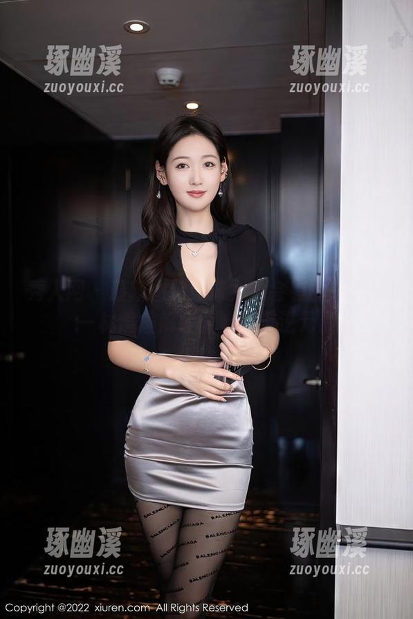 秀人网 - 最新图包！修女也会有的一天——林煊煊解锁微妙的叛逆元素