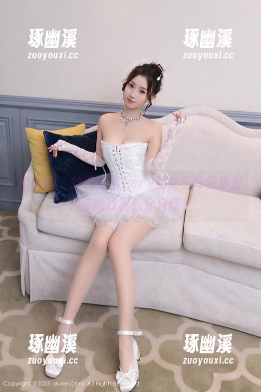 秀人网-绯月樱-Chery 秀人网 - 绯月樱-Chery的女王写真集里,你能找到几分自信?