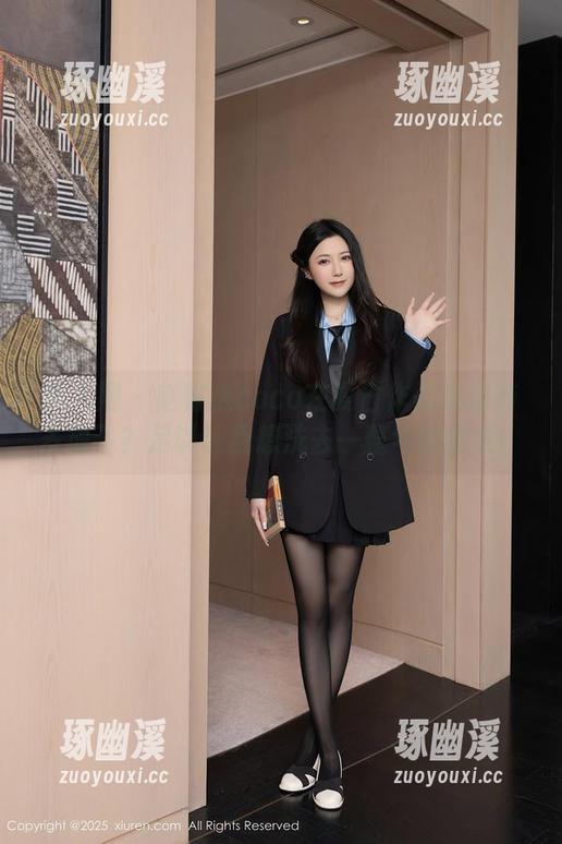秀人网 - 赵惟依coco在夏日作品集里有多放飞？足以让我想洗去一整年的疲惫。