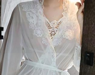秀人网 – 陆萱萱cecillia的最新写真：夏天来了，我们一起去烈日下大冒险吧！