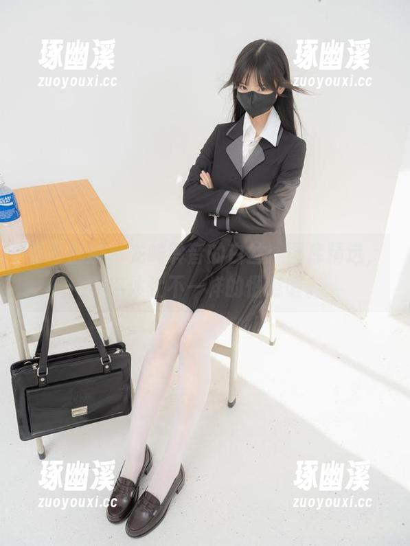 紧急企划 - 龙崎聆音的白丝：图库精选，带你体验不一样的惬意喔。