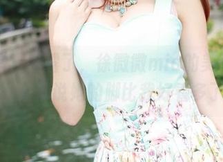 美媛馆 – 暴露了，徐微微mia的美足图册，大家都说她的脚比我好看多了！