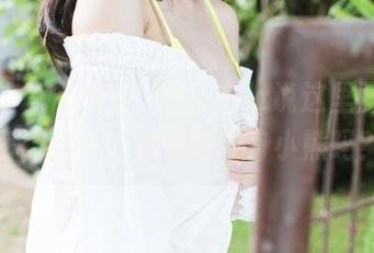 美媛馆 – 图集览，栗子Riz说这里面有秘密，哈哈，是她的随身小熊吗？