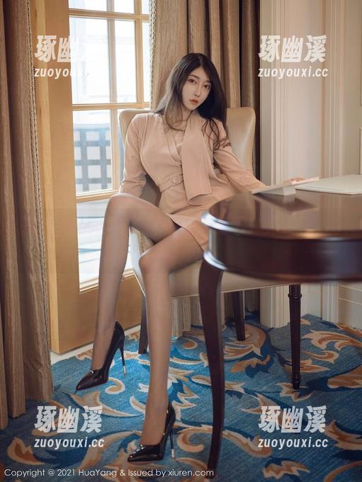花漾show - 在皮衣的包围下：宋KiKi的写真小曲
