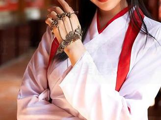 蜜桃社 – 最新画面，结衣修女又一次打破了我的审美框架…