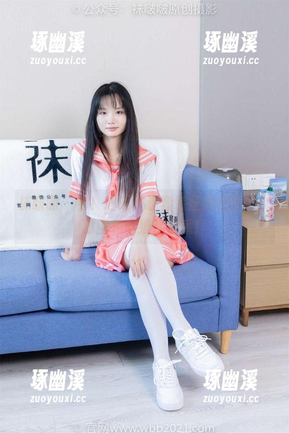 袜啵啵 - 看！瑶瑶被这套装征服成图了，原图和壁纸都在哦！