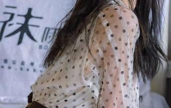 袜啵啵 – 一双板鞋，拍摄出苏苏的全套写真——这也太纯净了吧！