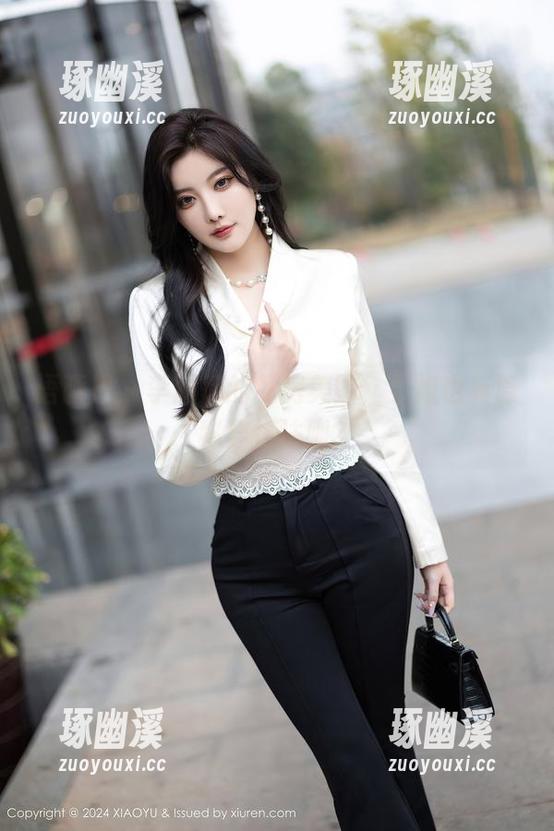 语画界 - 李丽莎的私房美图，空姐也有隐秘穿搭法则？
