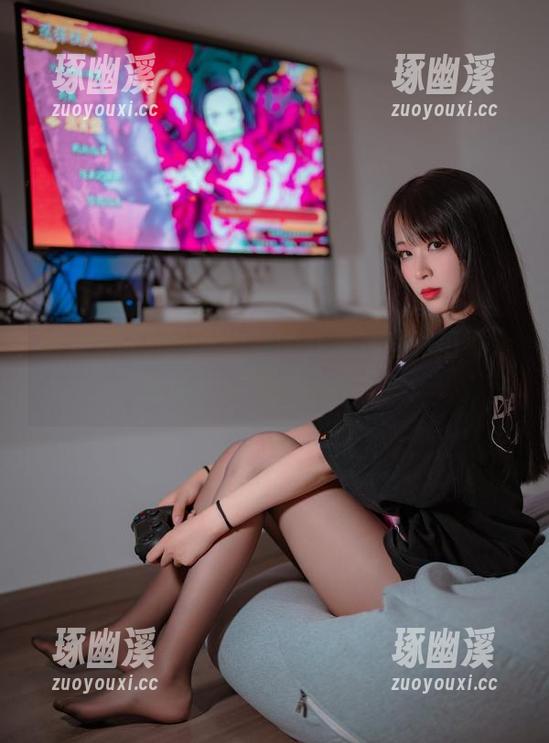 油亮到让人想捏一捏的轩萧学姐私拍集，哈哈，这是要闹哪样？