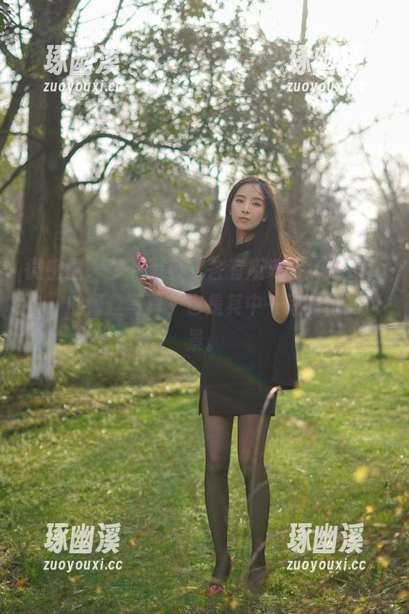 微密圈 - 萝卜青菜，各有所爱，“辣妈女神”的蕾丝写真，也是其中一道独特的风景。