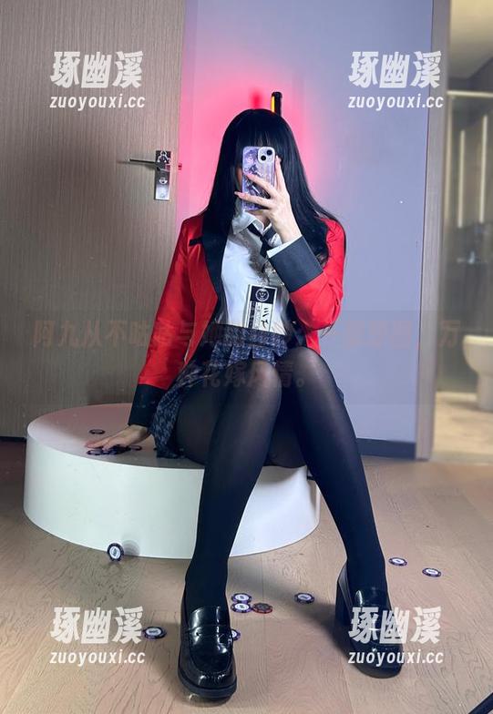 阿九从不咕咕与她的白纱：一张原图，万种花嫁风情。