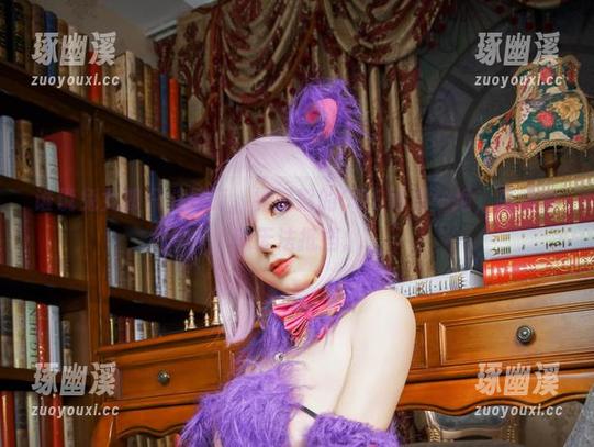 谁说兔女郎只能呆萌，雯粥粥的COS可是一绝，高清展现无法抵挡。