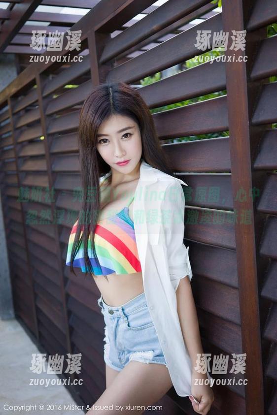 魅妍社-兜豆靓Youlina 魅妍社 - 兜豆靓Youlina日常原图,心中忽然浮现的甜甜圈和绿茶冰激凌的味道